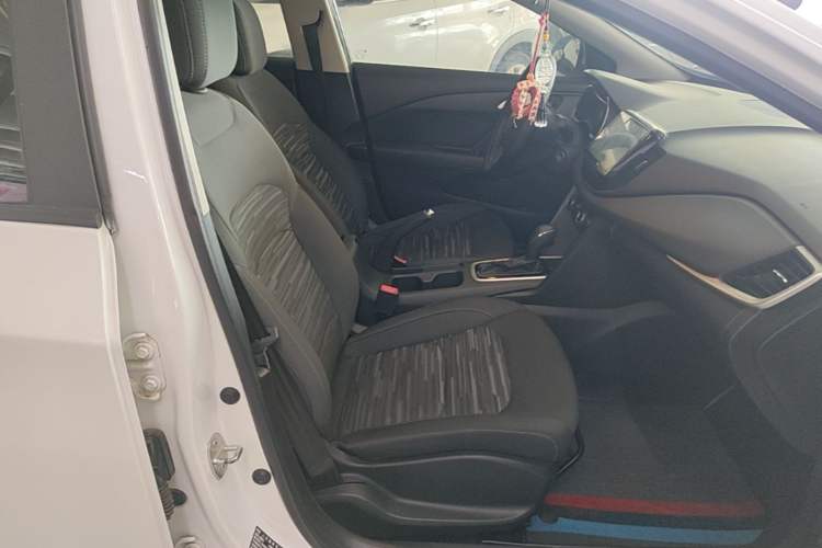 Used Chevrolet Cavalier 2019 320 Automatic Enjoyment with Sunroof Right Front Seat