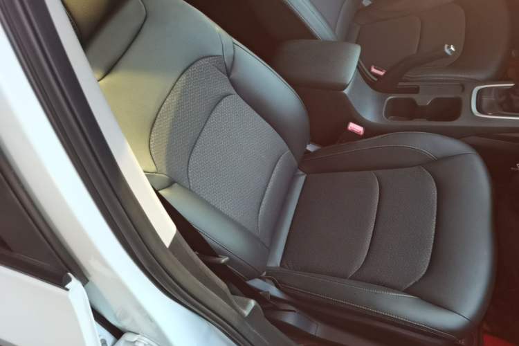 Used Chevrolet Cavalier 2019 320 Manual Xinyue Edition Right Front Seat