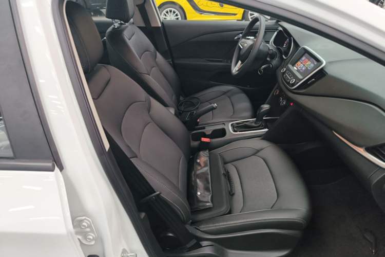 Used Chevrolet Cavalier 2019 320 Automatic Xinyue Edition Right Front Seat