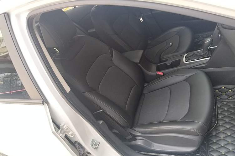 Used Chevrolet Cavalier 2019 320 Automatic Xinyue Edition Right Front Seat
