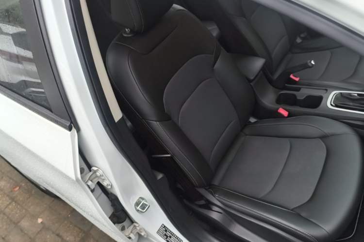 Used Chevrolet Cavalier 2019 320 Automatic Xinyue Edition Right Front Seat