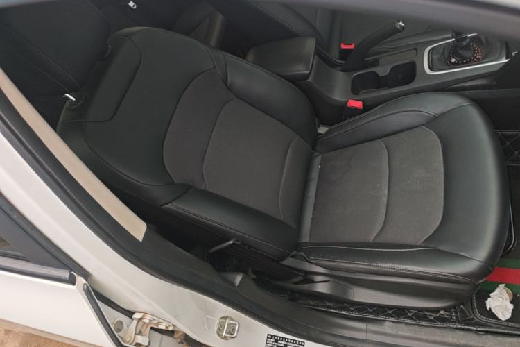 Used Chevrolet Cavalier 2019 320 Manual Xinyue Edition Right Front Seat