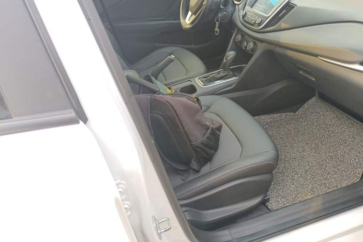 Used Chevrolet Cavalier 2019 320 Automatic Xinyue Edition Right Front Seat
