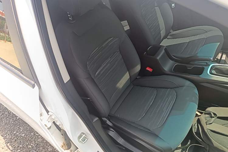 Used Chevrolet Cavalier 2019 320 Automatic Enjoyment with Sunroof Right Front Seat