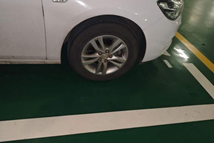 Used Chevrolet Cavalier 2019 320 Automatic Xinyue Edition Right Front Wheel Hub