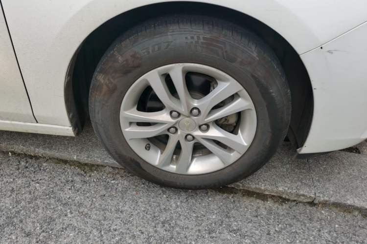 Used Chevrolet Cavalier 2019 320 Automatic Xinyue Edition Right Front Wheel Hub