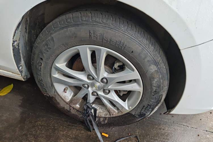 Used Chevrolet Cavalier 2019 320 Automatic Xinyue Edition Right Front Wheel Hub