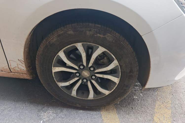 Used Chevrolet Cavalier 2019 320 Automatic Enjoyment with Sunroof Right Front Wheel Hub