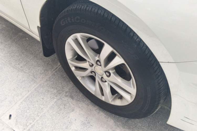 Used Chevrolet Cavalier 2019 320 Manual Xinyue Edition Right Front Wheel Hub