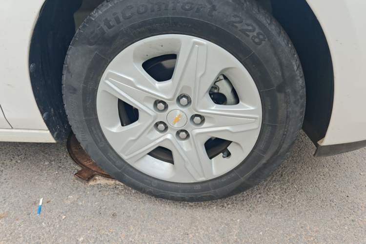 Used Chevrolet Cavalier 2019 320 Automatic Enjoyment Edition Right Front Wheel Hub