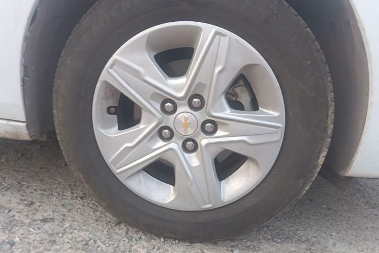 Used Chevrolet Cavalier 2019 320 Automatic Enjoyment with Sunroof Right Front Wheel Hub