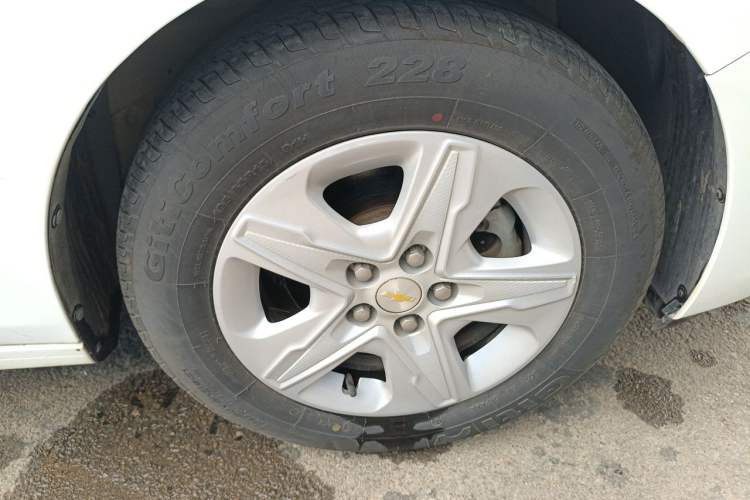 Used Chevrolet Cavalier 2019 320 Automatic Enjoyment with Sunroof Right Front Wheel Hub