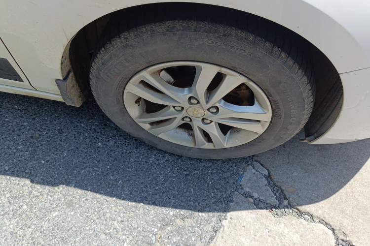 Used Chevrolet Cavalier 2019 325T Dual-Clutch Xinyue Edition Right Front Wheel Hub