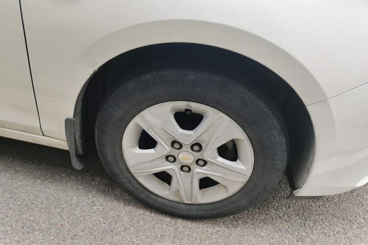 Used Chevrolet Cavalier 2019 320 Automatic Enjoyment with Sunroof Right Front Wheel Hub
