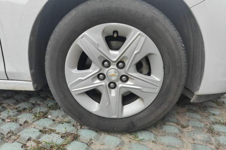 Used Chevrolet Cavalier 2019 320 Automatic Enjoyment with Sunroof Right Front Wheel Hub