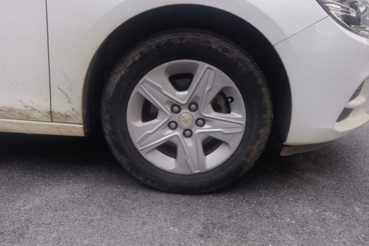 Used Chevrolet Cavalier 2019 320 Automatic Enjoyment with Sunroof Right Front Wheel Hub