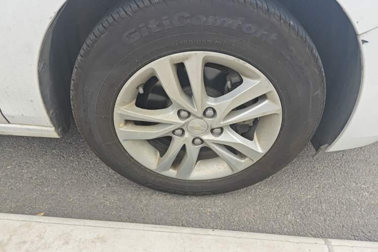 Used Chevrolet Cavalier 2019 320 Automatic Xinyue Edition Right Front Wheel Hub