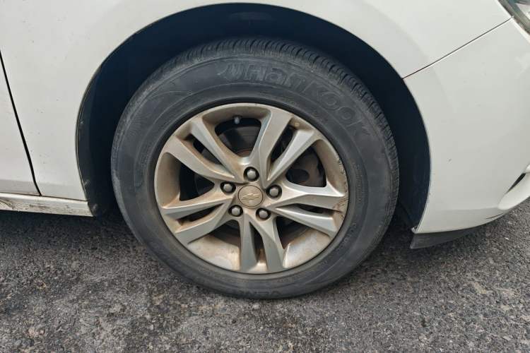 Used Chevrolet Cavalier 2019 320 Automatic Xinyue Edition Right Front Wheel Hub