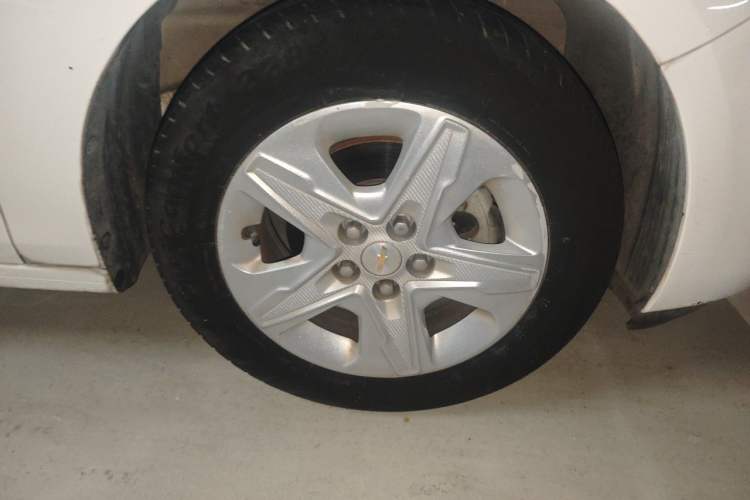 Used Chevrolet Cavalier 2019 320 Automatic Enjoyment with Sunroof Right Front Wheel Hub