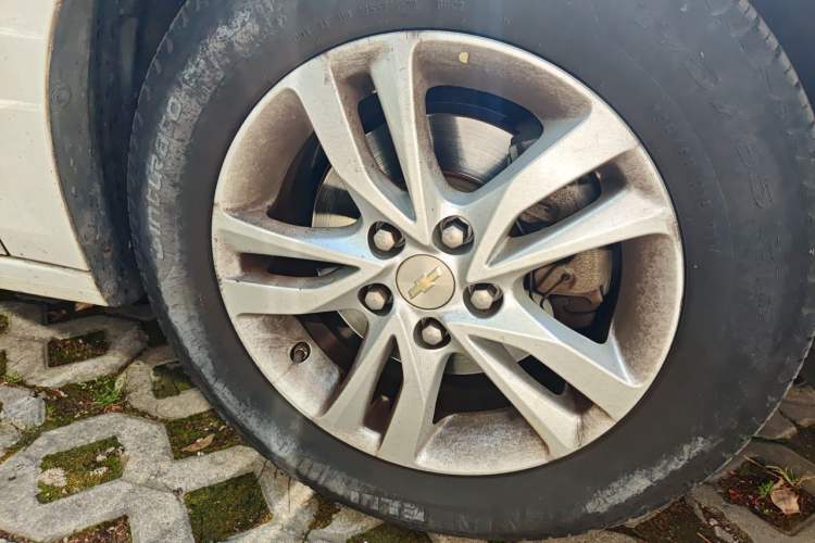 Used Chevrolet Cavalier 2019 320 Automatic Xinyue Edition Right Front Wheel Hub