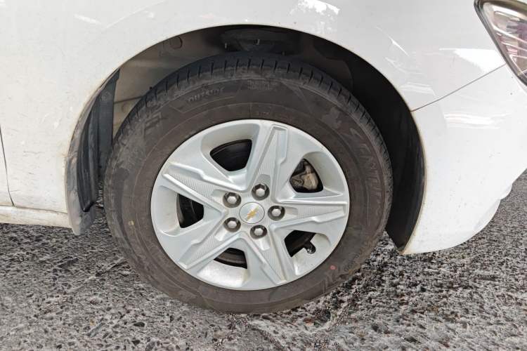 Used Chevrolet Cavalier 2019 320 Automatic Enjoyment with Sunroof Right Front Wheel Hub