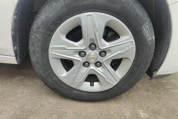 Used Chevrolet Cavalier 2019 320 Automatic Enjoyment with Sunroof Right Front Wheel Hub