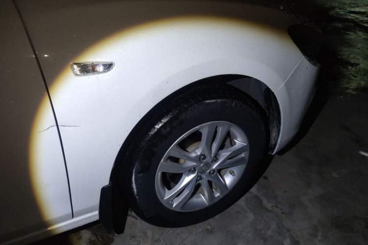 Used Chevrolet Cavalier 2019 320 Automatic Xinyue Edition Right Front Wheel Hub
