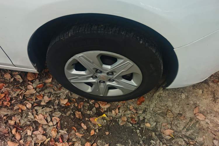 Used Chevrolet Cavalier 2019 320 Automatic Enjoyment with Sunroof Right Front Wheel Hub