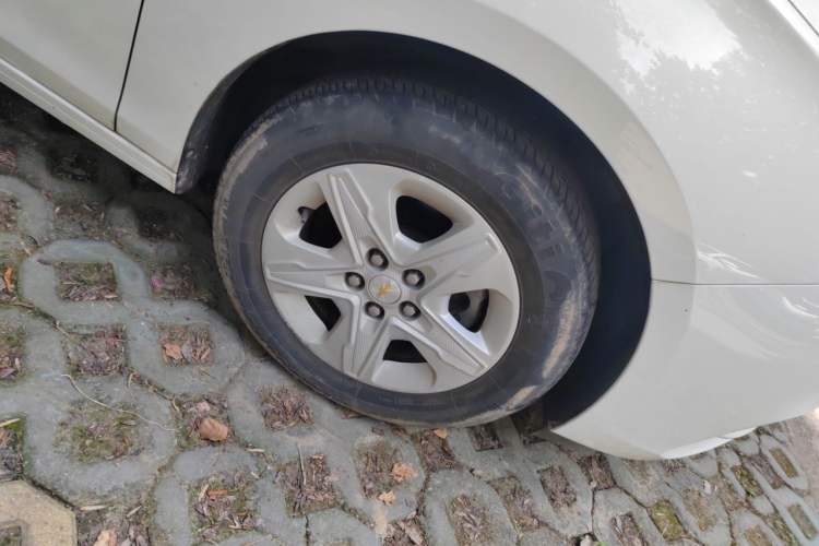 Used Chevrolet Cavalier 2019 320 Automatic Enjoyment with Sunroof Right Front Wheel Hub