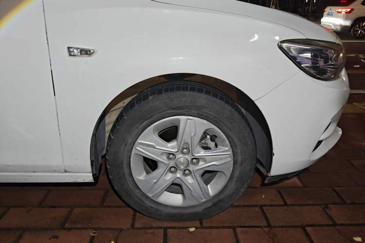 Used Chevrolet Cavalier 2019 320 Automatic Enjoyment with Sunroof Right Front Wheel Hub