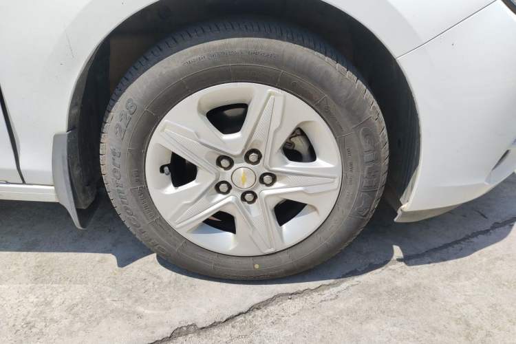 Used Chevrolet Cavalier 2019 320 Automatic Enjoyment with Sunroof Right Front Wheel Hub