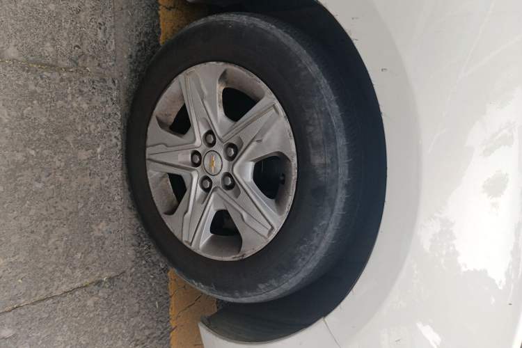 Used Chevrolet Cavalier 2019 320 Automatic Enjoyment with Sunroof Right Front Wheel Hub