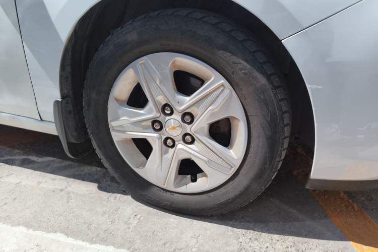 Used Chevrolet Cavalier 2019 320 Manual Enjoyment Edition Right Front Wheel Hub