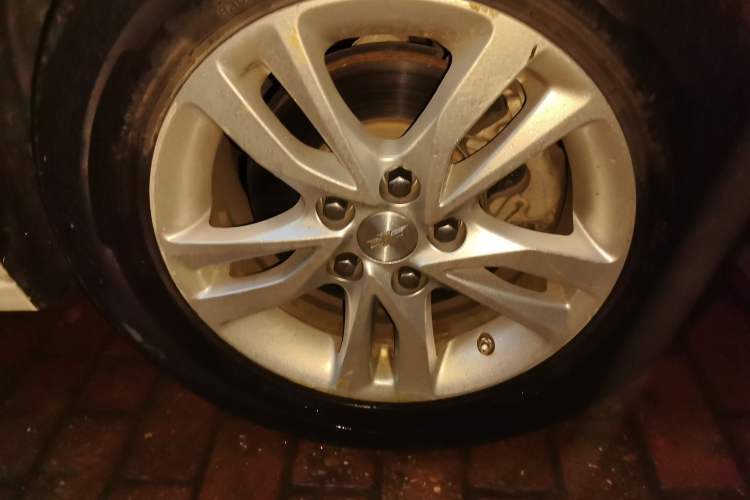 Used Chevrolet Cavalier 2019 320 Automatic Xinyue Edition Right Front Wheel Hub
