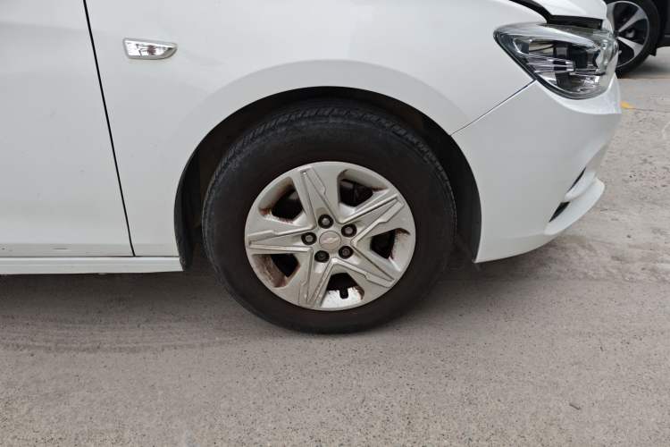 Used Chevrolet Cavalier 2019 320 Automatic Enjoyment with Sunroof Right Front Wheel Hub