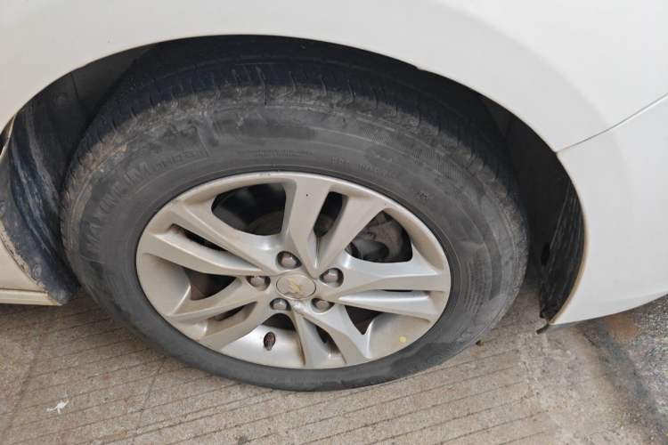 Used Chevrolet Cavalier 2019 320 Automatic Xinyue Edition Right Front Wheel Hub