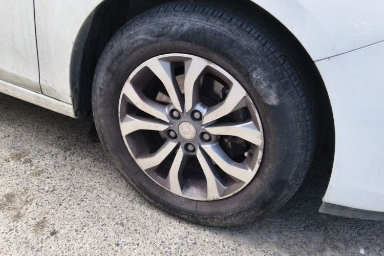 Used Chevrolet Cavalier 2019 320 Automatic Enjoyment with Sunroof Right Front Wheel Hub