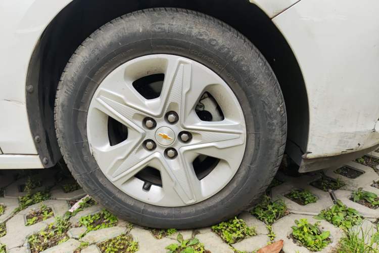 Used Chevrolet Cavalier 2019 320 Automatic Enjoyment with Sunroof Right Front Wheel Hub