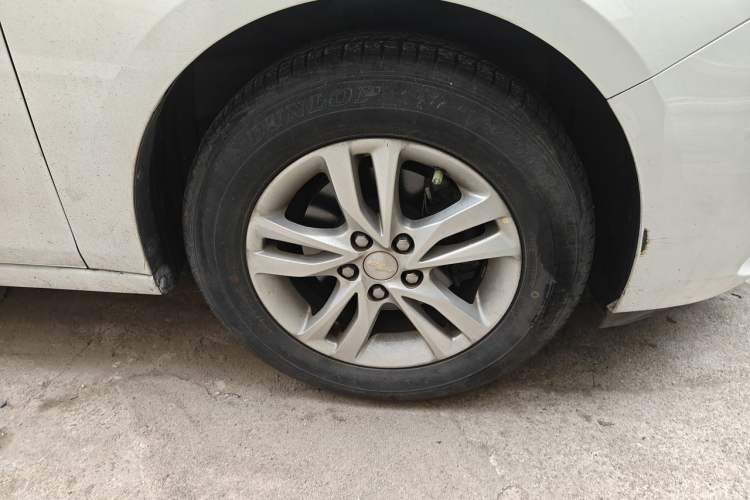Used Chevrolet Cavalier 2019 320 Automatic Xinyue Edition Right Front Wheel Hub