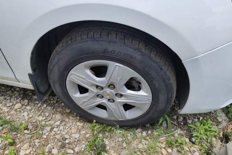 Used Chevrolet Cavalier 2019 320 Automatic Enjoyment with Sunroof Right Front Wheel Hub