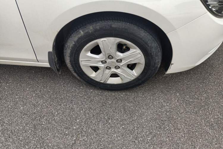 Used Chevrolet Cavalier 2019 320 Automatic Enjoyment with Sunroof Right Front Wheel Hub