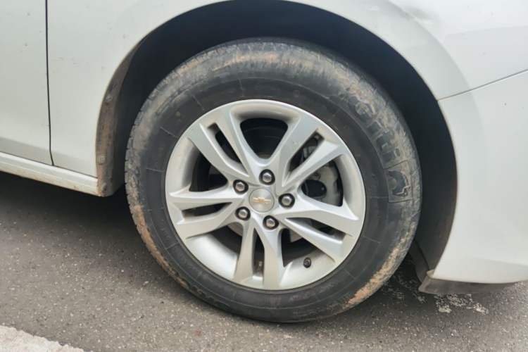 Used Chevrolet Cavalier 2019 320 Manual Xinyue Edition Right Front Wheel Hub