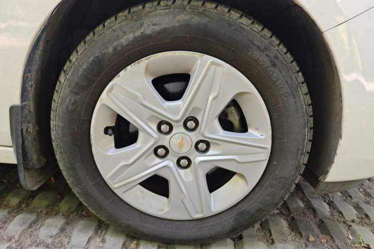 Used Chevrolet Cavalier 2019 320 Automatic Enjoyment with Sunroof Right Front Wheel Hub