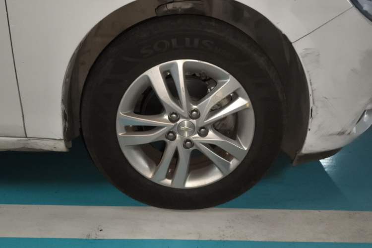Used Chevrolet Cavalier 2019 320 Automatic Xinyue Edition Right Front Wheel Hub