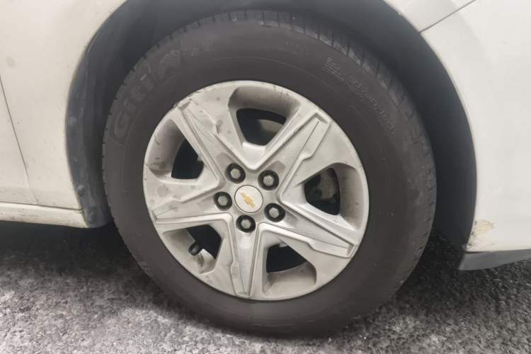 Used Chevrolet Cavalier 2019 320 Automatic Enjoyment with Sunroof Right Front Wheel Hub