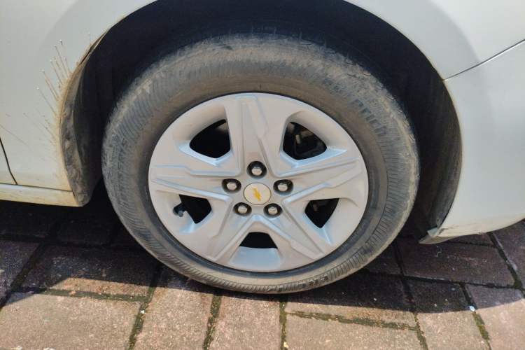 Used Chevrolet Cavalier 2019 320 Automatic Enjoyment with Sunroof Right Front Wheel Hub