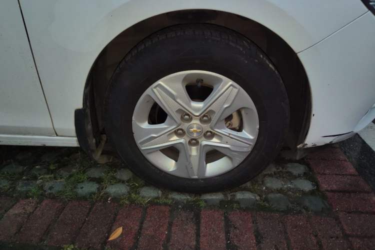 Used Chevrolet Cavalier 2019 320 Automatic Enjoyment with Sunroof Right Front Wheel Hub