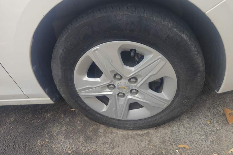 Used Chevrolet Cavalier 2019 320 Automatic Enjoyment with Sunroof Right Front Wheel Hub