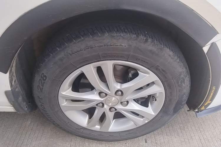 Used Chevrolet Cavalier 2019 320 Manual Xinyue Edition Right Front Wheel Hub