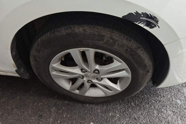 Used Chevrolet Cavalier 2019 320 Automatic Xinyue Edition Right Front Wheel Hub